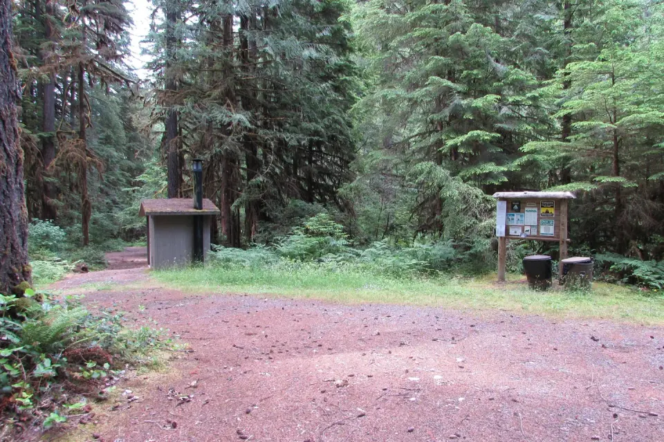 Info board and toilet