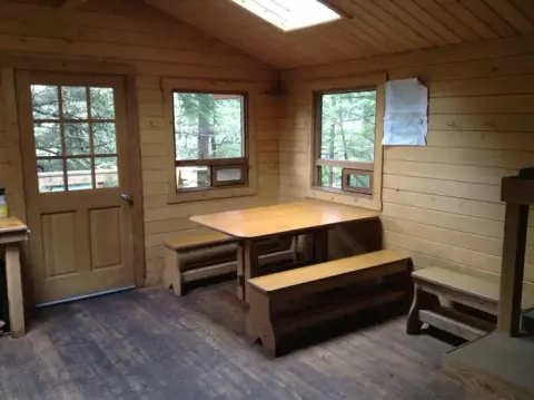 WHITE SULPHUR SPRINGS CABIN2