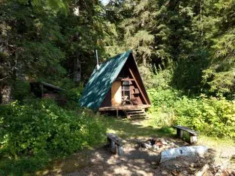 KOOK LAKE CABIN2