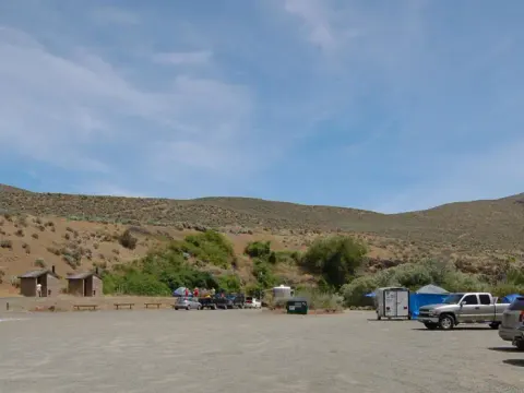 Lmuma Creek parking lot