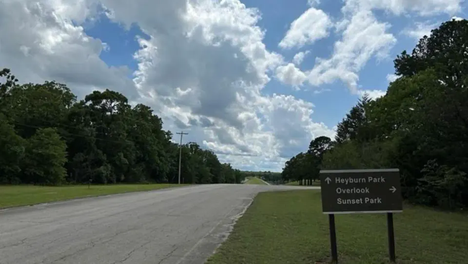 Sign showing direction of Heyburn Park when entering lake.