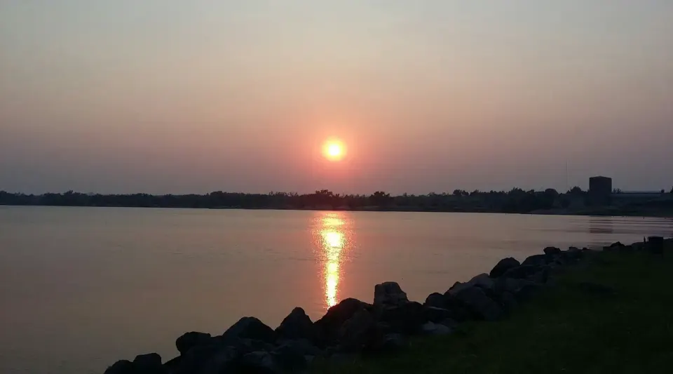 Lakeside Drive at sunset