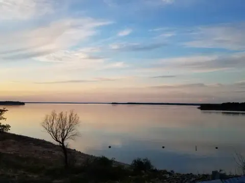 Hugo Lake sunset