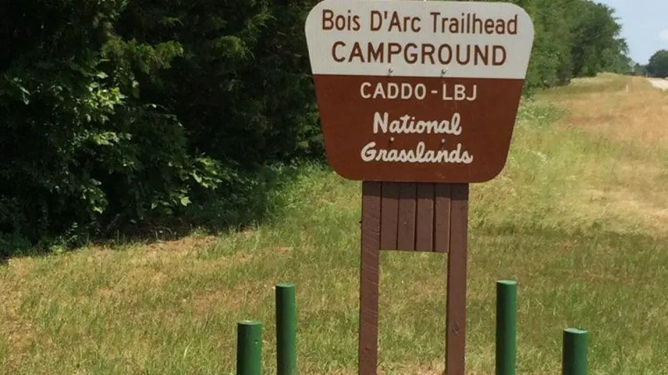 Dois D arc trailhead sign