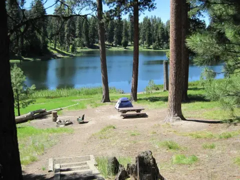 Options to tent camp near the lake