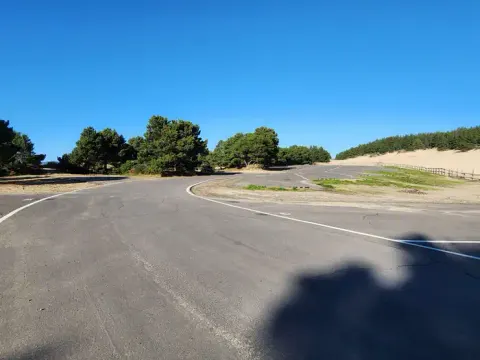 East Dunes-Upper Parking Lot