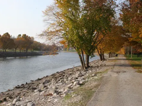 Kaskaskia River Trail