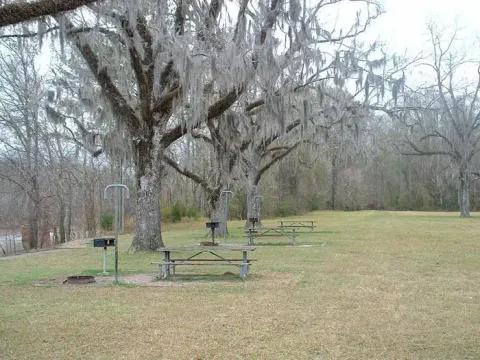 Grounds of Lock 1