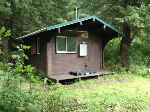 PLOTNIKOF LAKE CABIN11