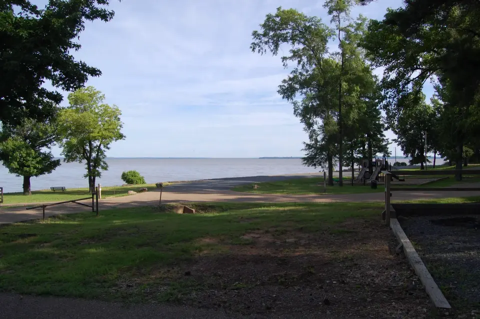 BEARD'S BLUFF PARK