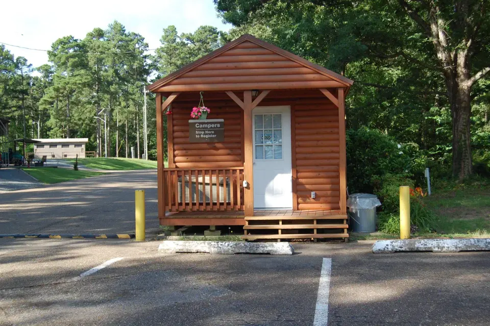 BEARD'S BLUFF PARK GATE SHACK