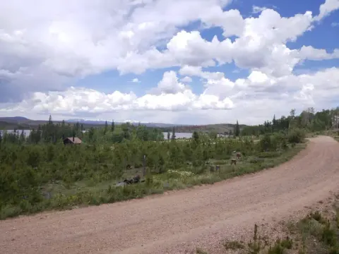 Lake Owen shore