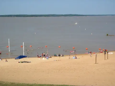 PERSIMMON HILL(ENID LAKE) Beach