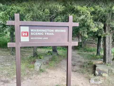 Entrance to scenic trail