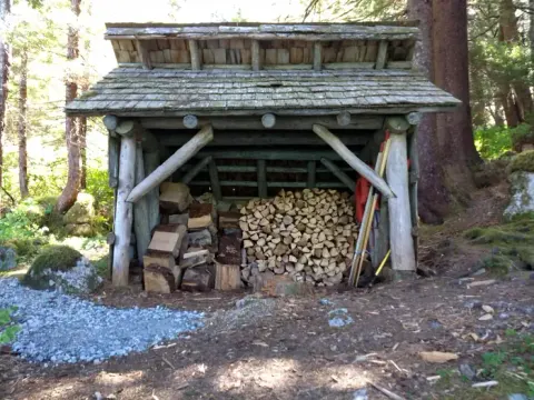 BARANOF LAKE CABIN4